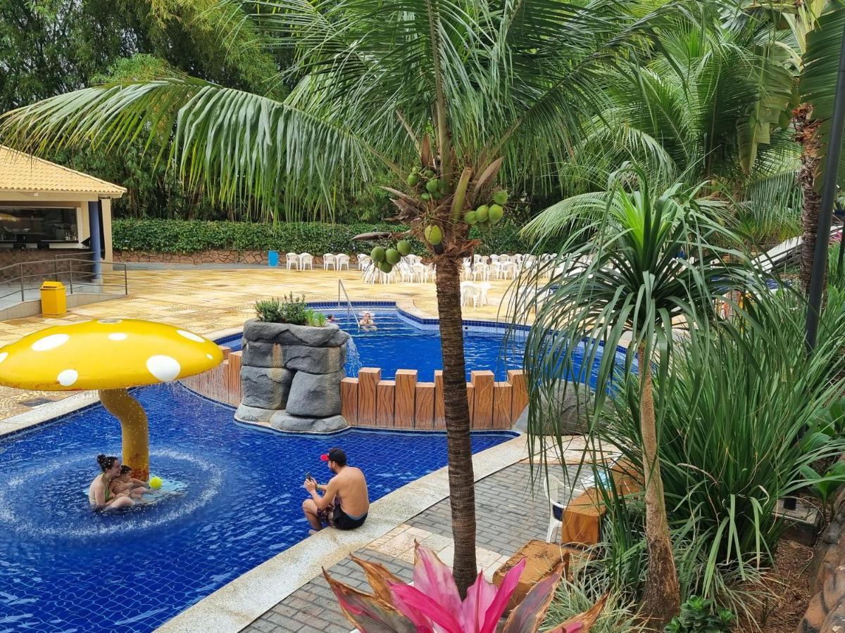 Flat 317 Golden Dolphin Express Aparthotel Калдас Новас Екстериор снимка